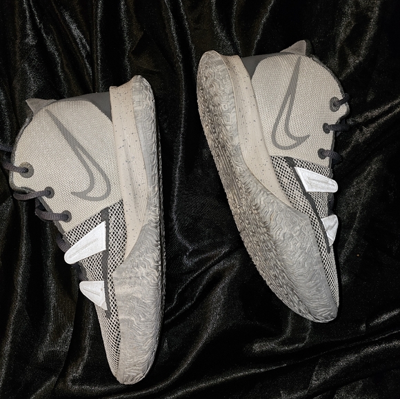 Nike™ Kyrie Irving 7 SE (GS) Basketball Shoes Sz 6Y Gray CHIP - Picture 5 of 10